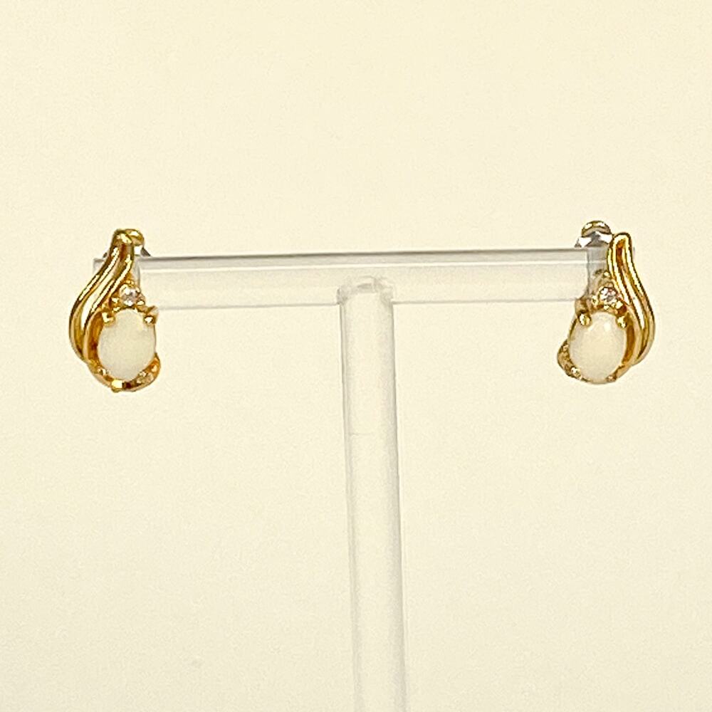 Little gold tone studs
